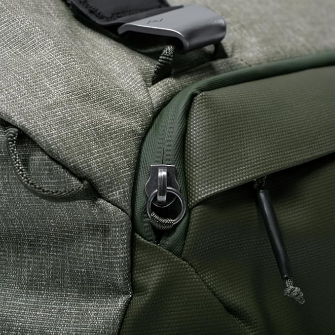 Peak Design Travel Duffel, Extra-Wide Single Zip Access, Weatherproof Shell, 4 External Pockets, Fits Packing Cubes & Camera Cubes, Ideal for Weekend Trips, Versatile Duffel Bag for Travel