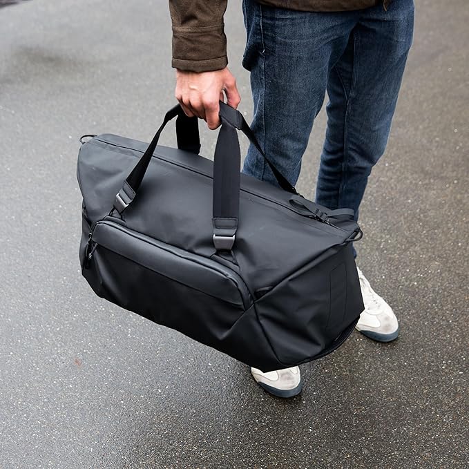 Peak Design Travel Duffel, Extra-Wide Single Zip Access, Weatherproof Shell, 4 External Pockets, Fits Packing Cubes & Camera Cubes, Ideal for Weekend Trips, Versatile Duffel Bag for Travel