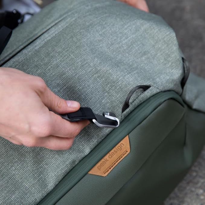 Peak Design Travel Duffel, Extra-Wide Single Zip Access, Weatherproof Shell, 4 External Pockets, Fits Packing Cubes & Camera Cubes, Ideal for Weekend Trips, Versatile Duffel Bag for Travel